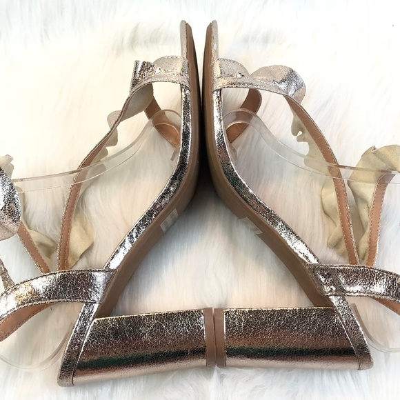 🆕Report Gold Metallic Ruffle Asymmetrical heels 9 - Picture 5 of 7